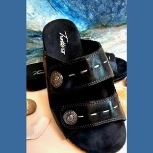 Trotters Leather Sandals 6.5 Wide